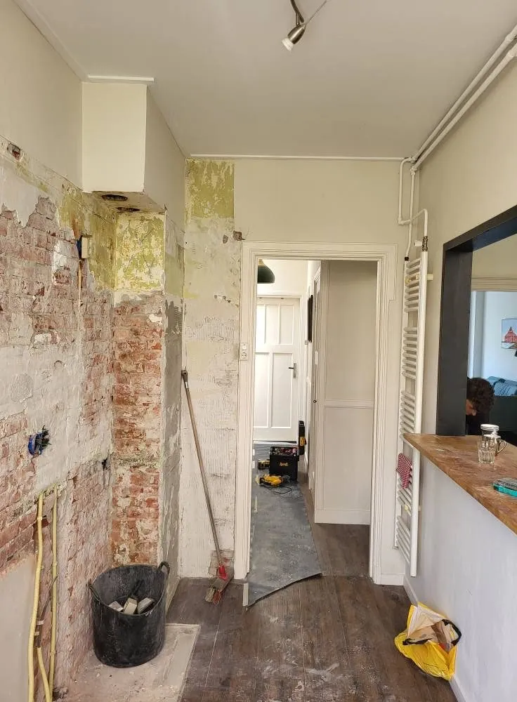 Complete keukenrenovatie — Oude keuken verwijderd